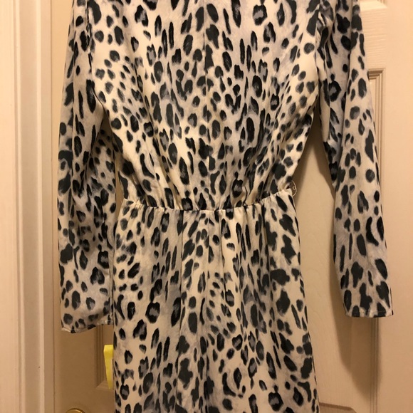 XS Leopard romper - Picture 9 of 9